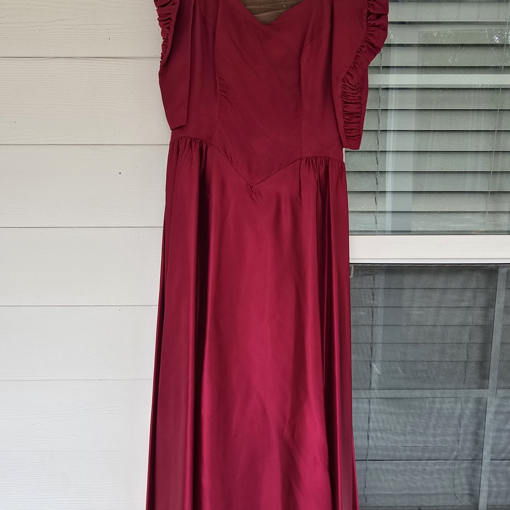 Vintage Champagne Red Evening Gown